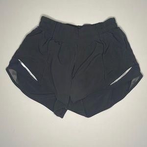 Lululemon hotty hot lowrise shorts XS